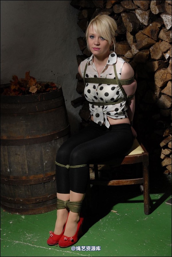 simplytied - NB in leggings 第 12 张图片
