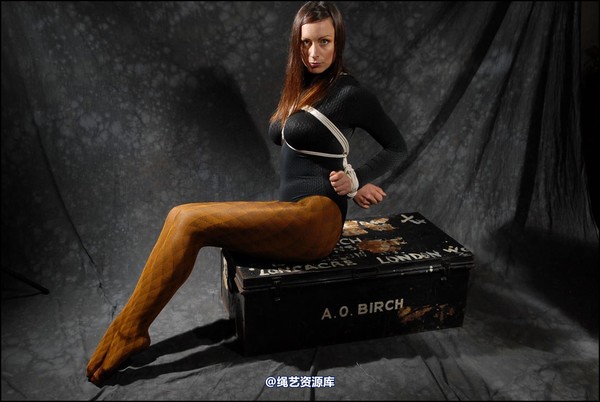simplytied - Gold and Black tights 第 12 张图片