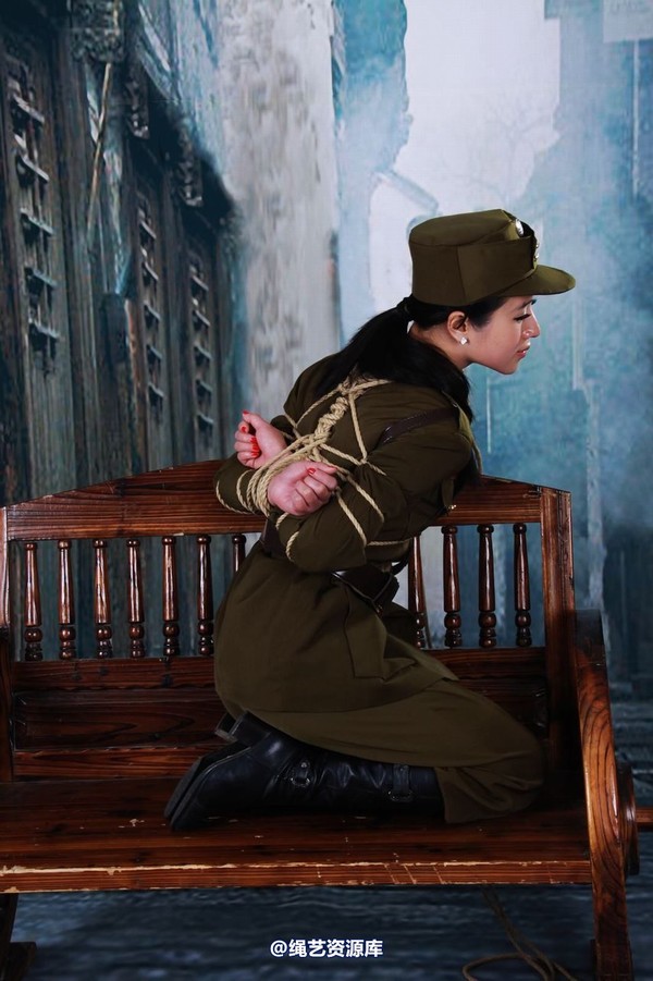 神艺缘 - 235-美式女制服 第 43 张图片
