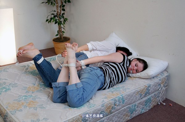 boundhotties - GENESIS & MOON 第 26 张图片