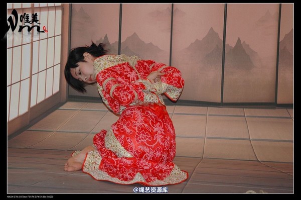唯美之家 - 08-05-29盈盈汉服-护士装 第 17 张图片