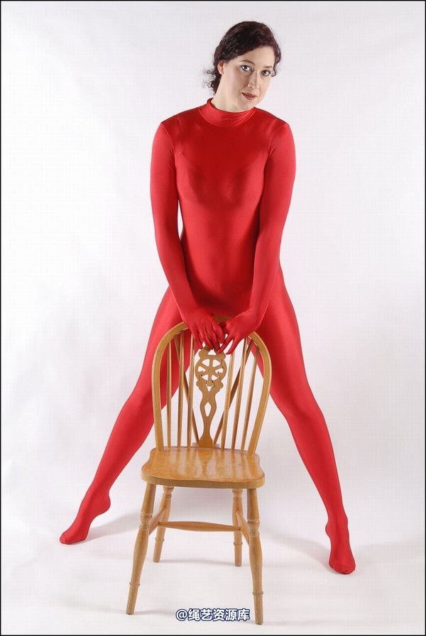 simplytied - Ebony Rose in red 第 1 张图片