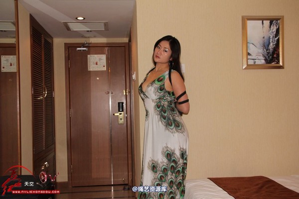 红豆的天空 - 2011 红豆 唯美长裙 第 16 张图片