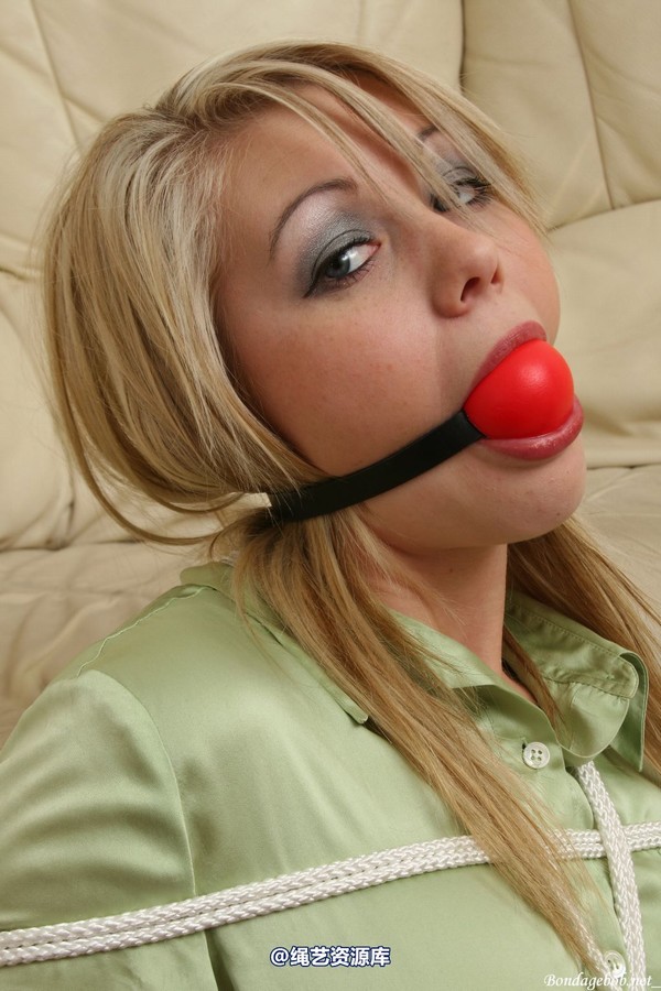 bondagebob - Savannah First ball gag 第 65 张图片