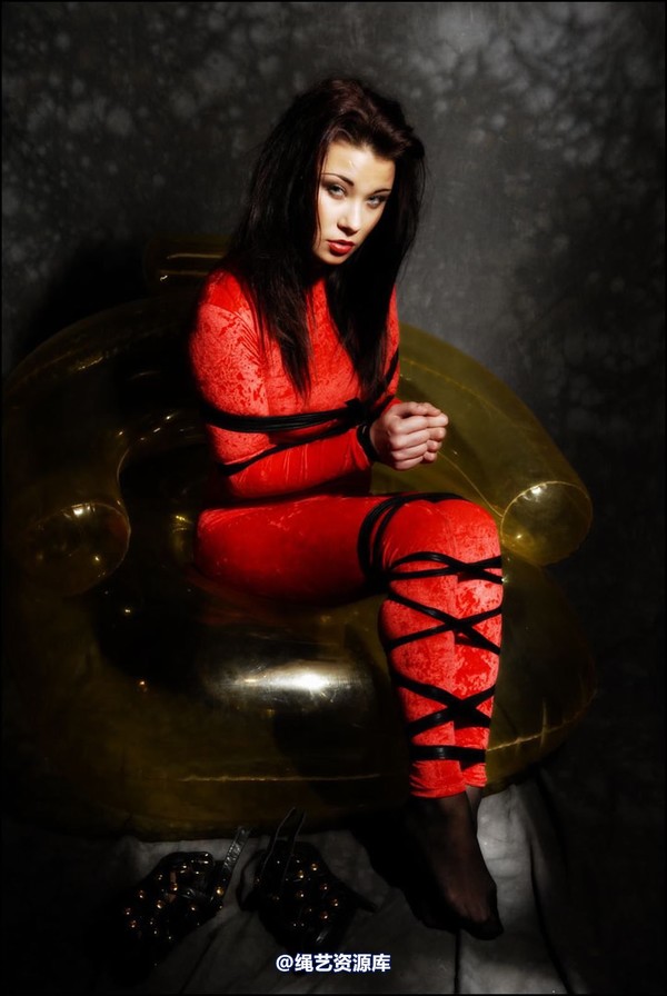 simplytied - Red on Yellow 第 15 张图片