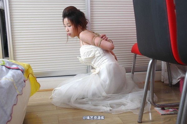 唯美之家 - 丽莎婚纱捆绑2010-7-8 第 159 张图片