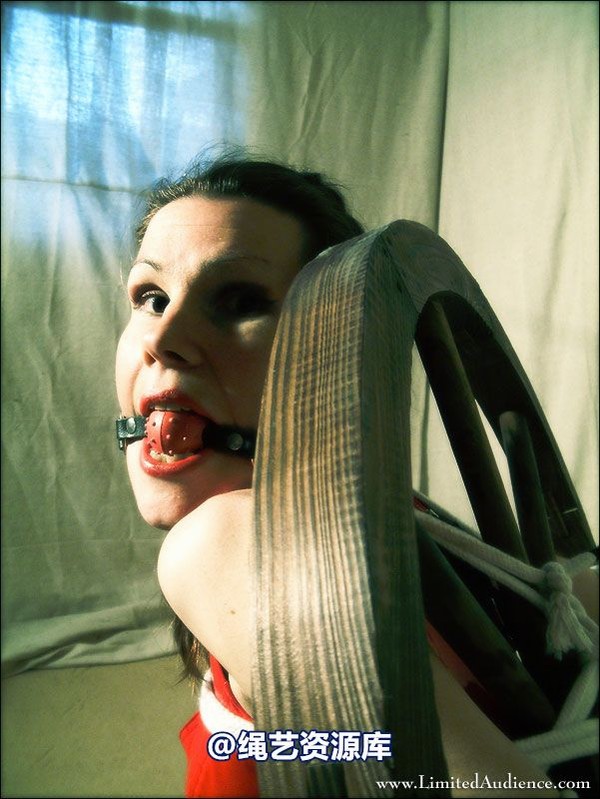 limitedaudience - 2007 elena tied to wheel 第 32 张图片