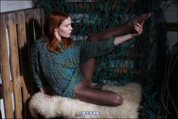 simplytied - Fawnya jumper and tights 第 1 张图片