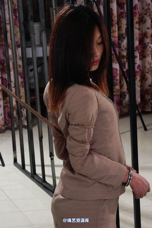 mj影视 - 倾心职务犯罪－押解绳-2013-03-28 第 400 张图片