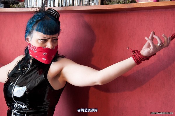 limitedaudience - 2012 raevan at her captor s mercy 2 第 7 张图片