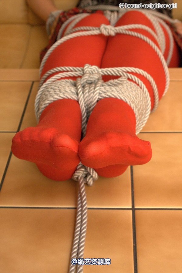 bound-neighbor-girl - Mimi - Tied up in living room 4 第 50 张图片