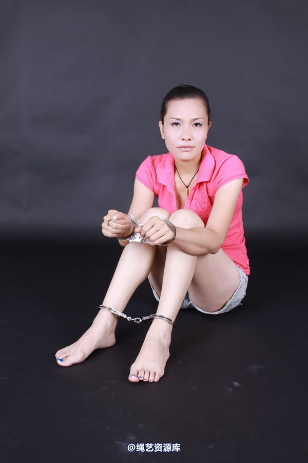 神艺缘 - 126-健身房美女老板违规经营被铐 第 12 张图片