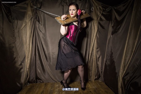 limitedaudience - 2014 caroline pierce in stocks 第 8 张图片