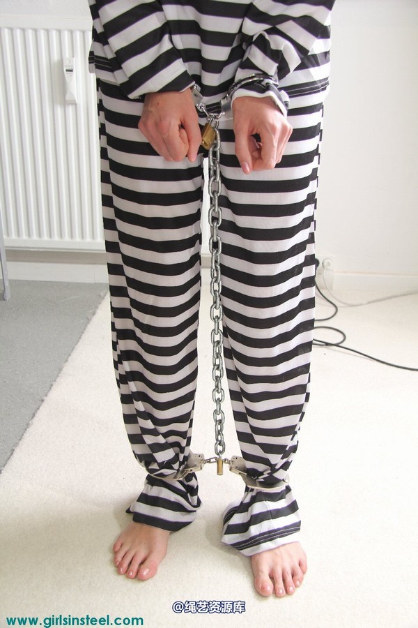 girlsinsteel - Prisoner Julia 第 49 张图片