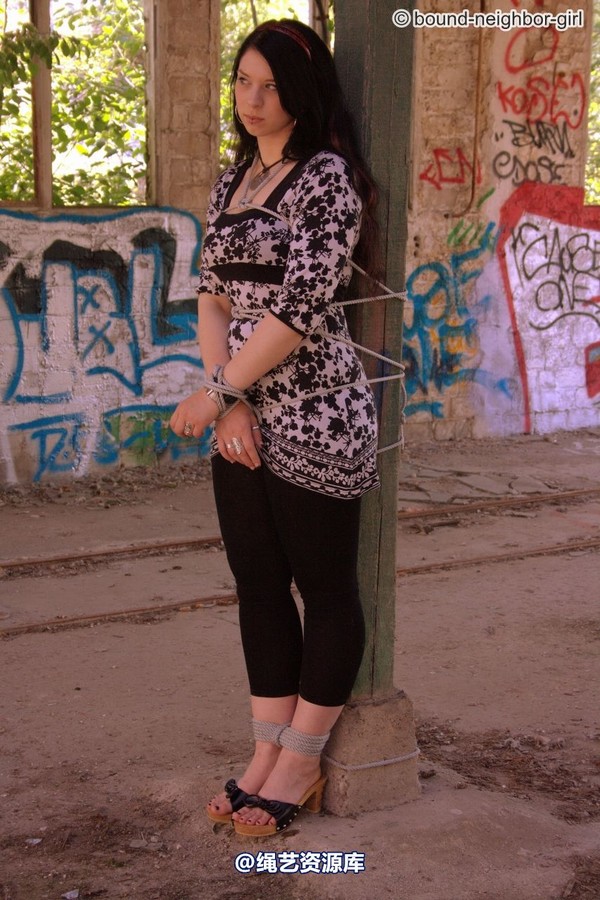 bound-neighbor-girl - Jasmin - Tied up in the ruins 1 第 16 张图片