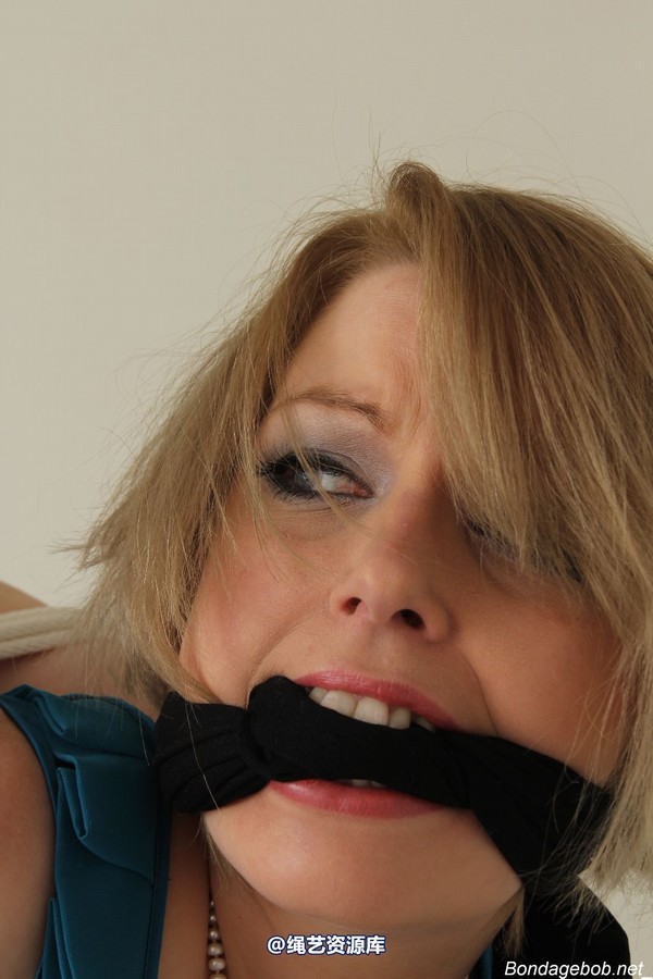 bondagebob - Temptress Kate Pantyhose gag 第 141 张图片