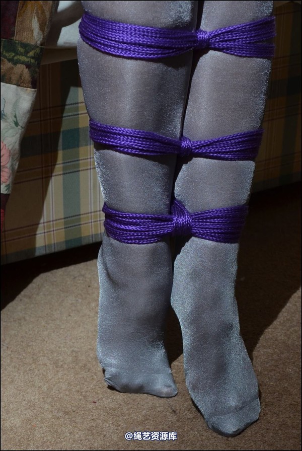 simplytied - Grey shine tights on T 第 24 张图片