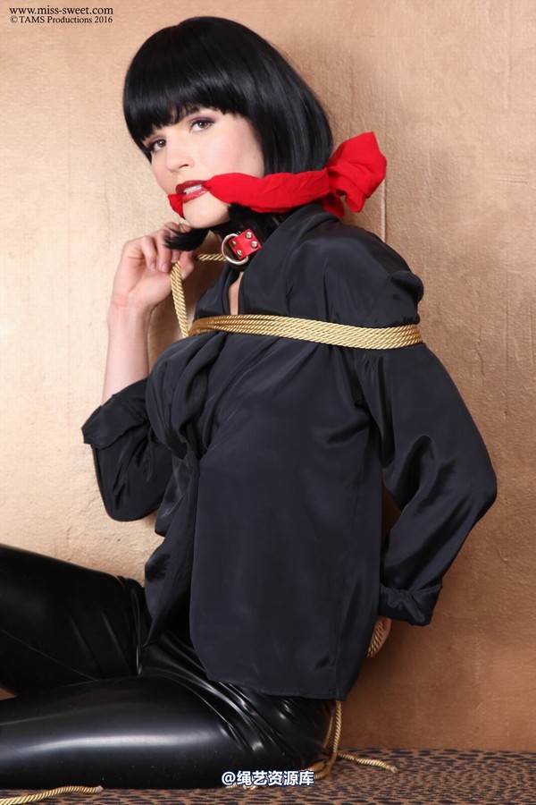 miss-sweet - ILSA IN BLACK 第 180 张图片