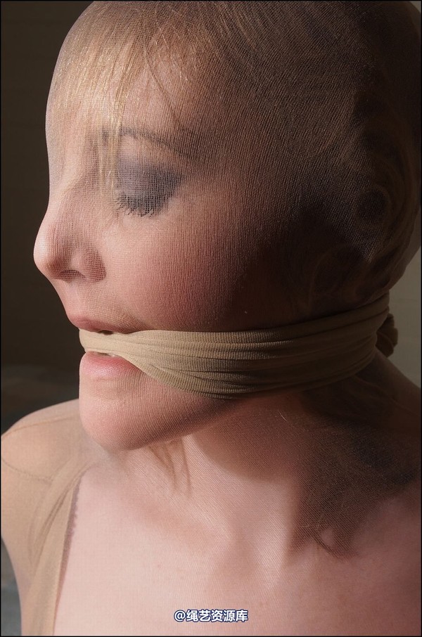 simplytied - Now wrapped for Christmas night 第 22 张图片