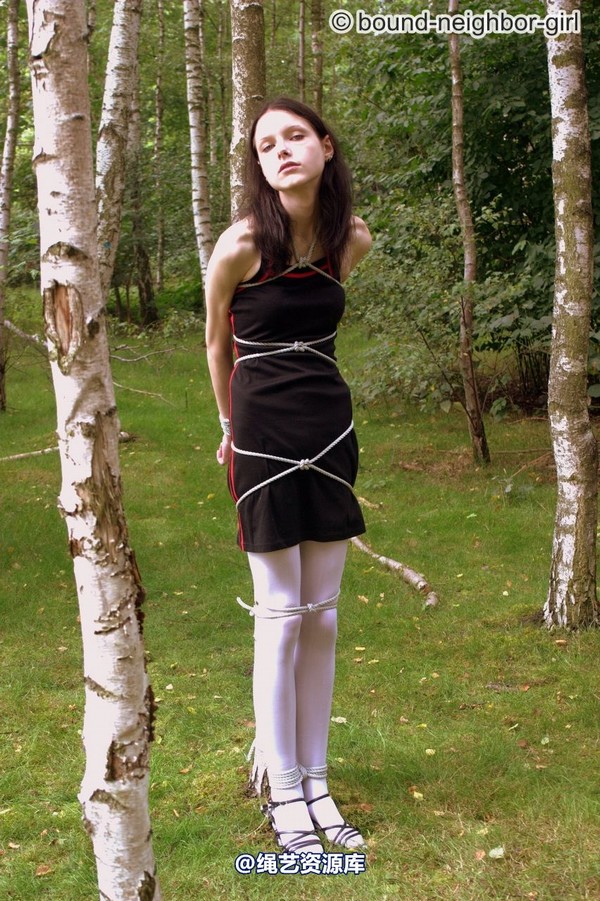 bound-neighbor-girl - Tanja - Tied up in the forest 2 第 31 张图片