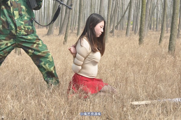 mj影视 - 车模梅晓雯 第 301 张图片