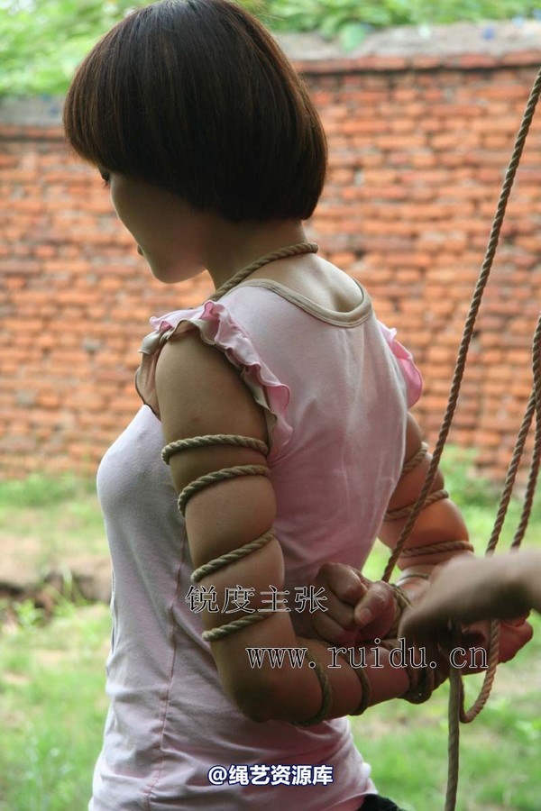 锐度主张 - 2009年第29期捆绑图（2009.7.9）模特：心心 小爱 第 9 张图片
