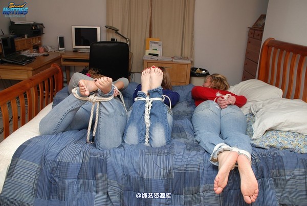 boundhotties - LAINA, MARCEL & OLIVIA 第 23 张图片