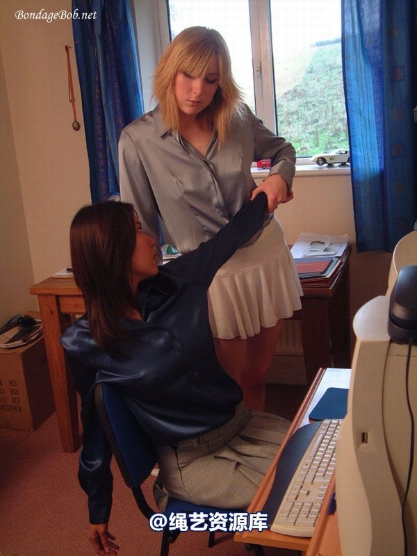 bondagebob - Luxi and Kerry Office romance 第 7 张图片