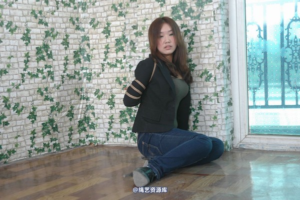 唯美之家 - 黑色西装 第 76 张图片