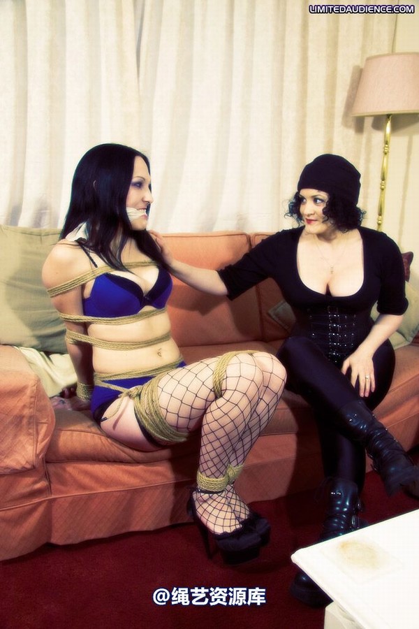 limitedaudience - 2009 elyssia livia the houdini hussy 2 第 38 张图片