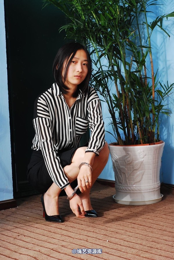 唯美之家 - 白雪试服装12 第 29 张图片
