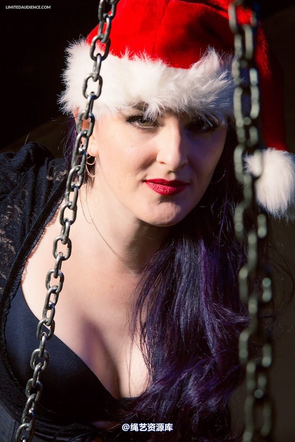limitedaudience - 2013 caroline pierce santa s elf trouble 第 13 张图片