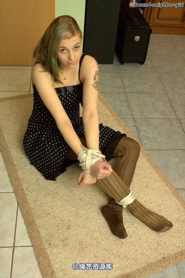 bound-neighbor-girl - Zora - Tied to the ground 第 41 张图片