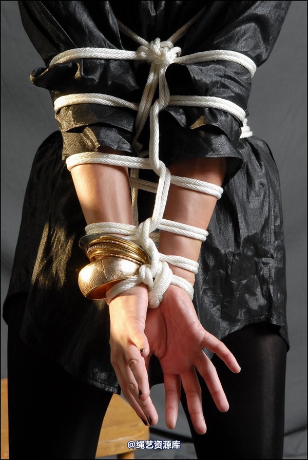 simplytied - Black fashion 第 17 张图片