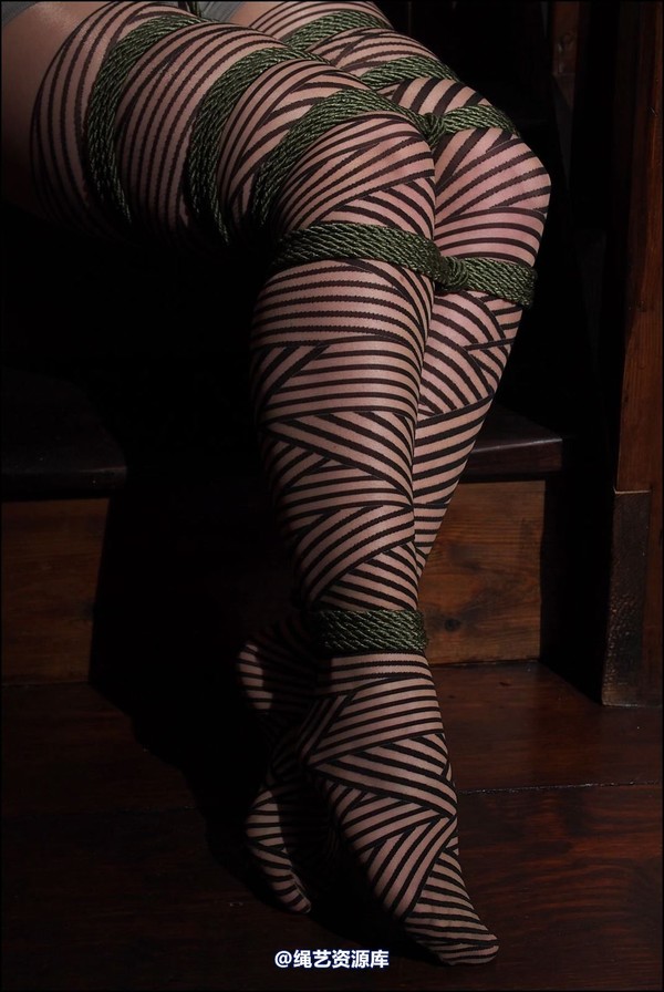 simplytied - SammieB Stair tied 第 28 张图片