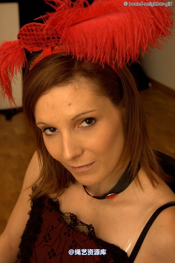 bound-neighbor-girl - Susan - Tied in costumes 第 31 张图片