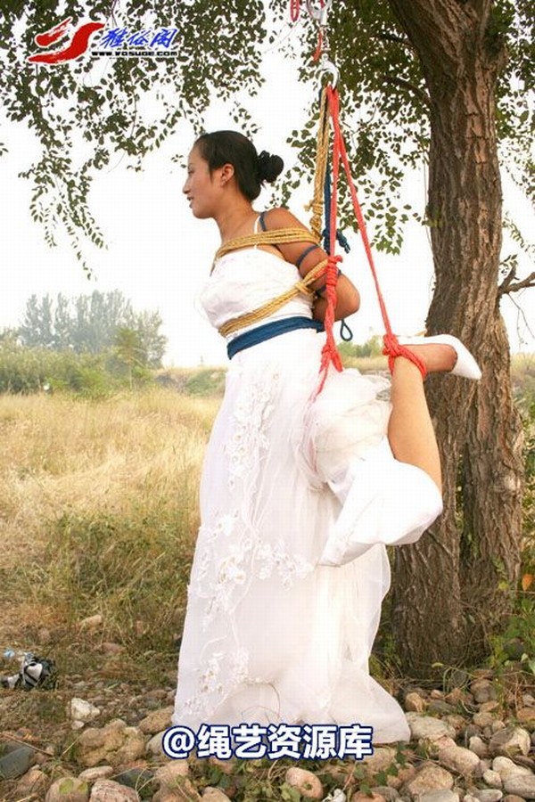 雅俗阁 - 20060404果园吊绑 第 36 张图片