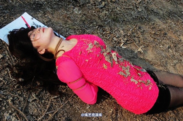 mj影视 - 2013-3-5陈沫踏青 黑丝美女最终的不归路 第 400 张图片