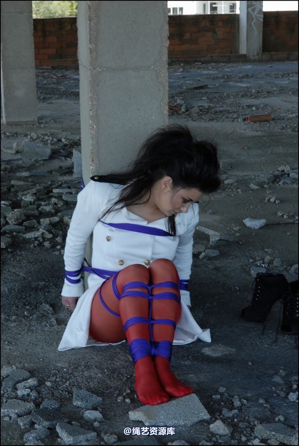 simplytied - More red tights in the Sun 第 21 张图片