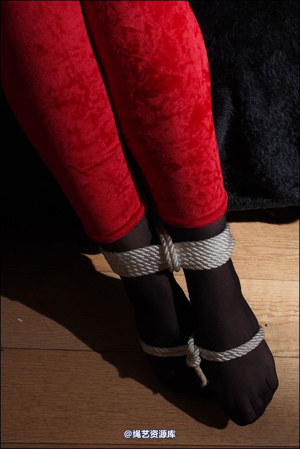simplytied - RR in red catsuit 第 27 张图片