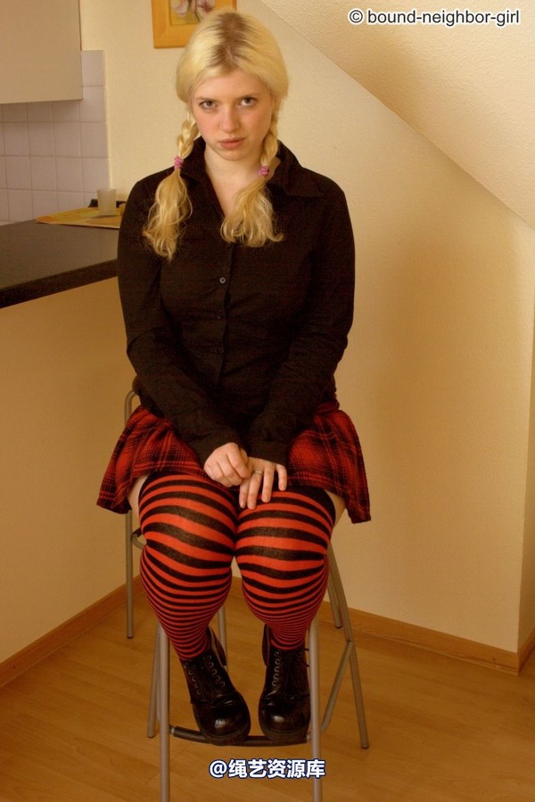bound-neighbor-girl - Svenja - blind date with ropes 2 第 32 张图片