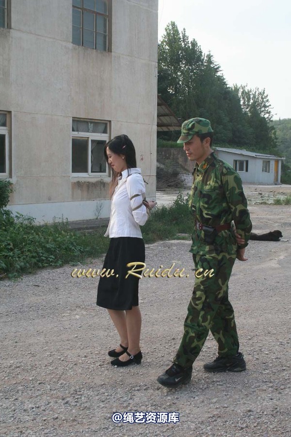 锐度主张 - 20071130第41期 宝宝室外捆绑图，有押解 第 88 张图片