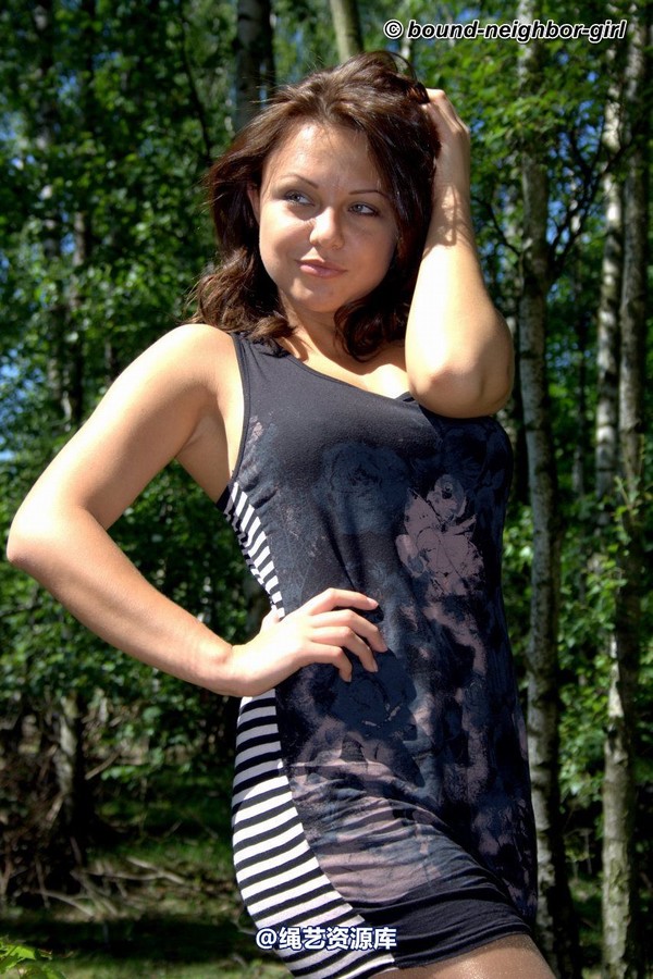 bound-neighbor-girl - Guest Helena - Alone in the forest 第 7 张图片