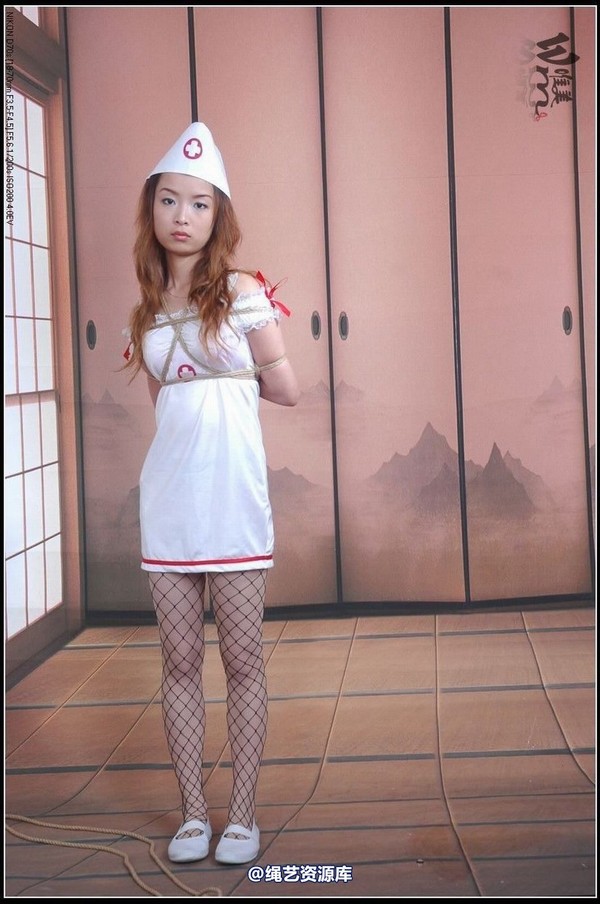 唯美之家 - 2008-11-5萱萱护士装 第 34 张图片