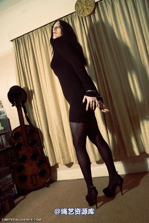 limitedaudience - 2009 elyssia girlfriend handcuffed 第 16 张图片