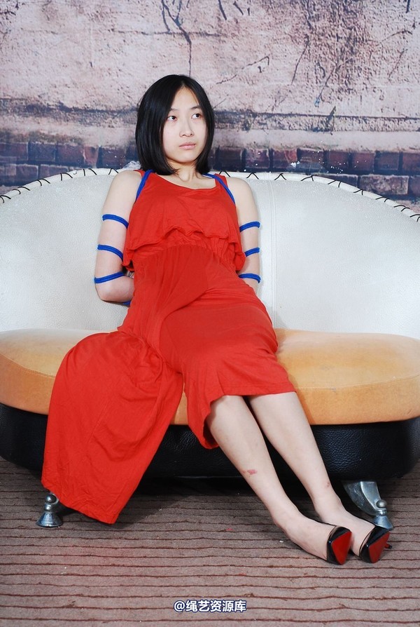 唯美之家 - 白雪试服装5 第 9 张图片