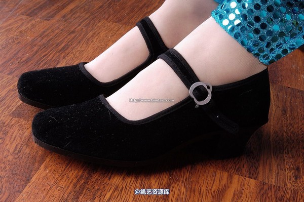 丽柜美束 - 2005-05-15 第 24 张图片