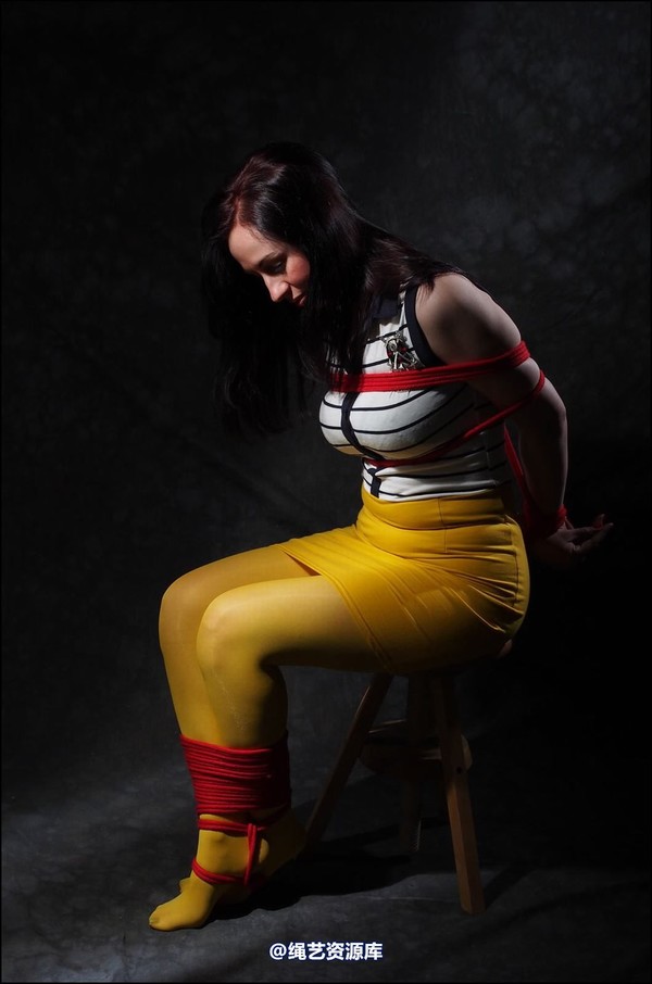 simplytied - Yellow tights red rope 第 16 张图片
