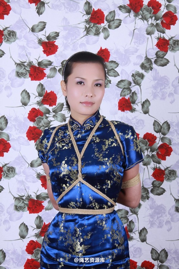 神艺缘 - 123-豪爽美女穿上旗袍，绑起来一样风情万钟 第 2 张图片