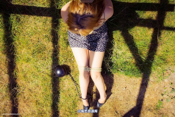 limitedaudience - 2014 bryony fuller out in the grass 第 13 张图片